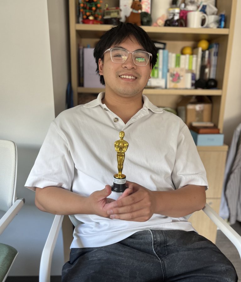 Matt Dimandaal holding the BEDLab Lifetime Achievement Award