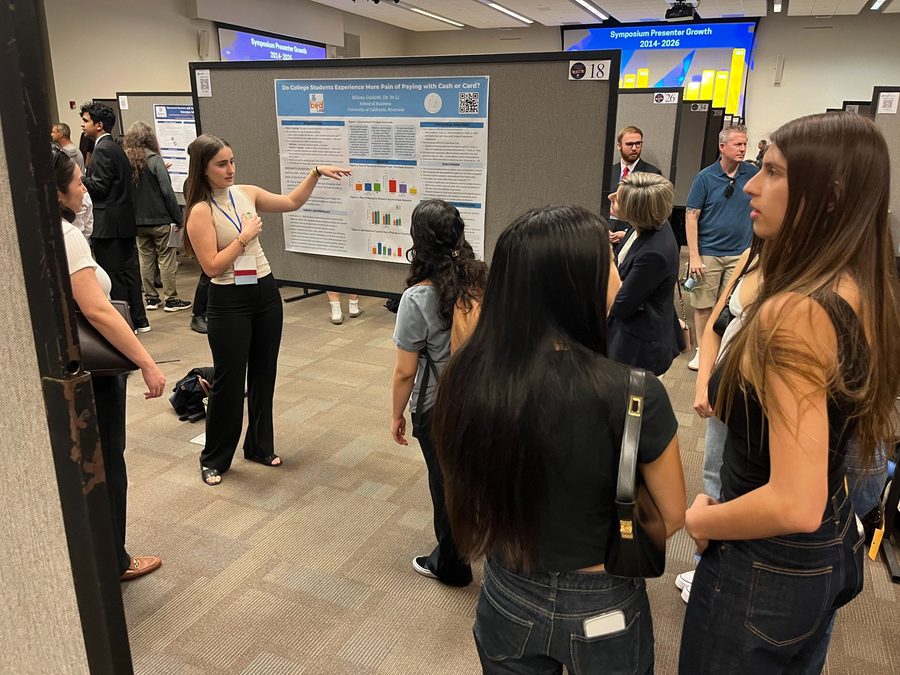 Milena receives Best Poster Award photo 2