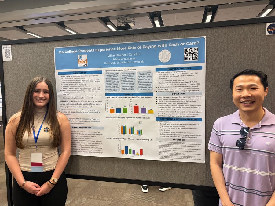 Milena receives Best Poster Award photo 3
